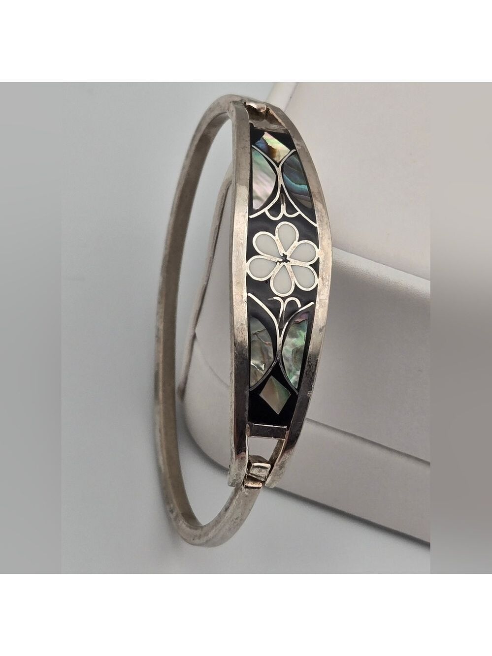 Vintage Alpaca Mexico Abalone & Mother-of-Pearl Flower Cuff Bracelet Black